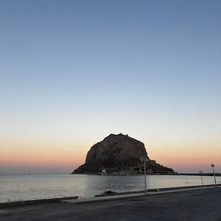 Daire Kanelli΄s Monemvasía