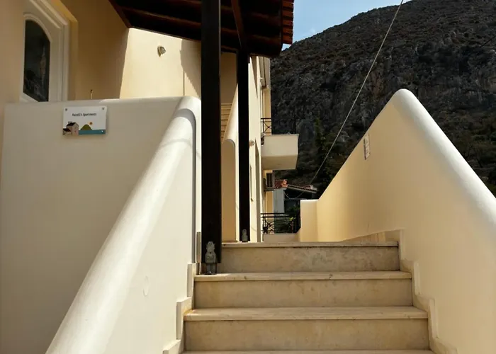 Kanelli΄s * מונמבאסיה